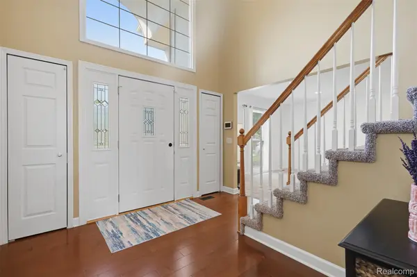 48098 Covington CT, Canton Charter Township, MI 48187