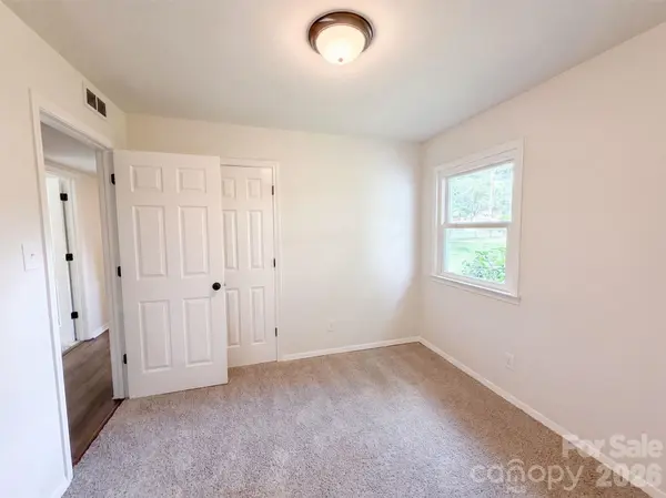 728 Milan RD E, Charlotte, NC 28216