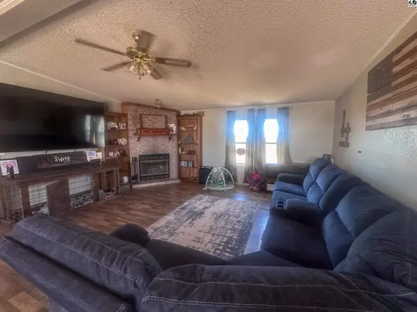 40060 SE 30th St, Pratt, KS 67124