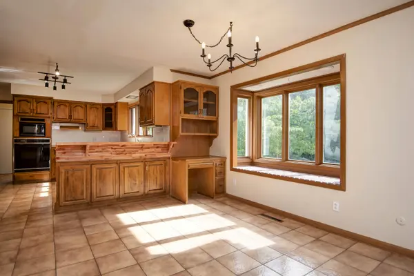 1508 S Essex RD, Springfield, MO 65809
