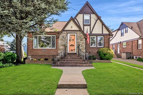 157 Oceanview RD, East Rockaway, NY 11518