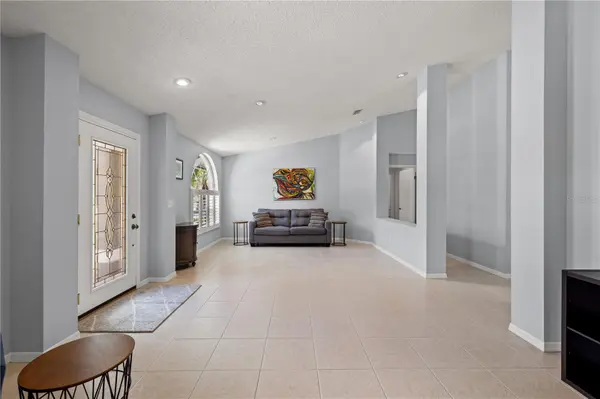 9211 MILL CIR, Tampa, FL 33647