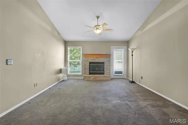 32 Green Park LN #32A, O'fallon, MO 63366