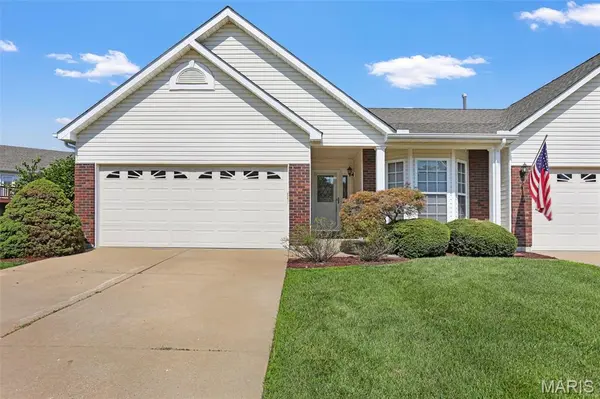 32 Green Park LN #32A, O'fallon, MO 63366