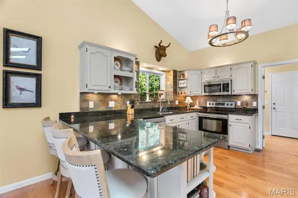 1378 S Lake Sherwood DR, Lake Sherwood, MO 63357