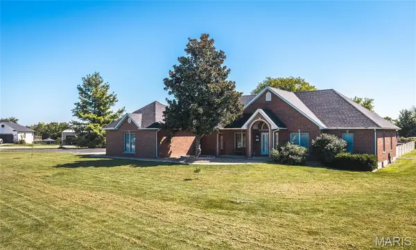 10050 Vintage LN, Rolla, MO 65401