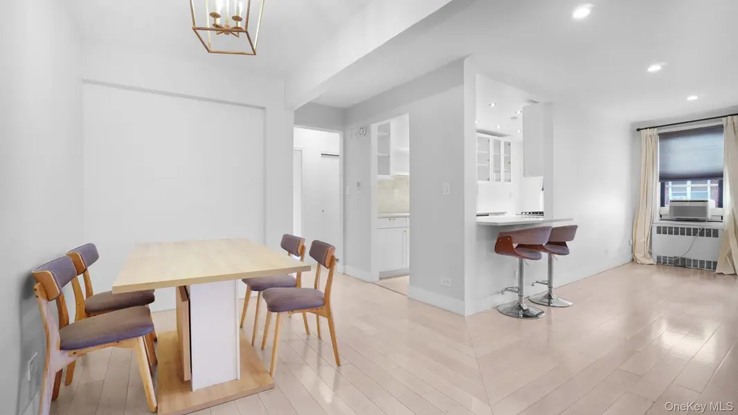 66-15 Wetherole St #E4, Rego Park, NY 11374