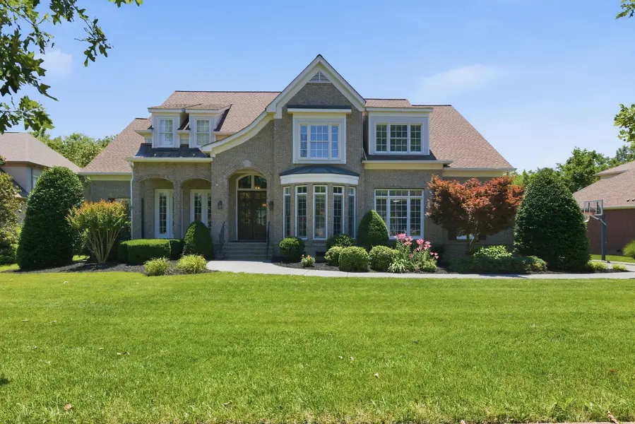 1728 Surrey Dr, Brentwood, TN 37027