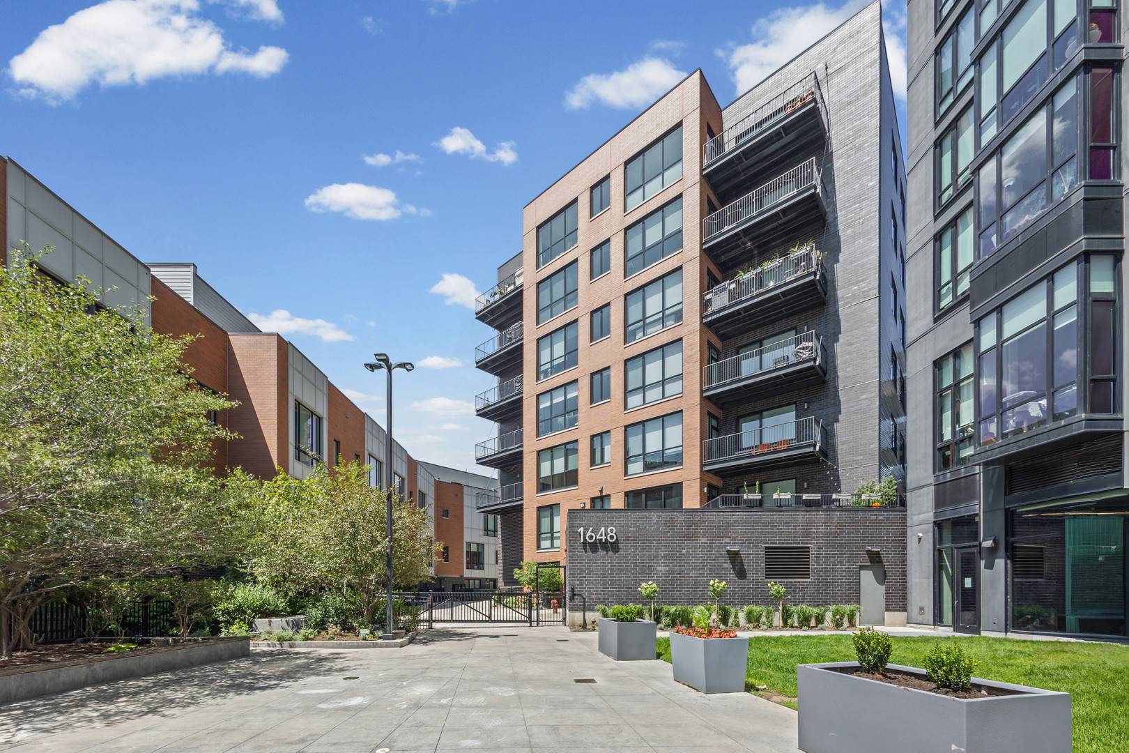 1648 W Division ST #110, Chicago, IL 60622