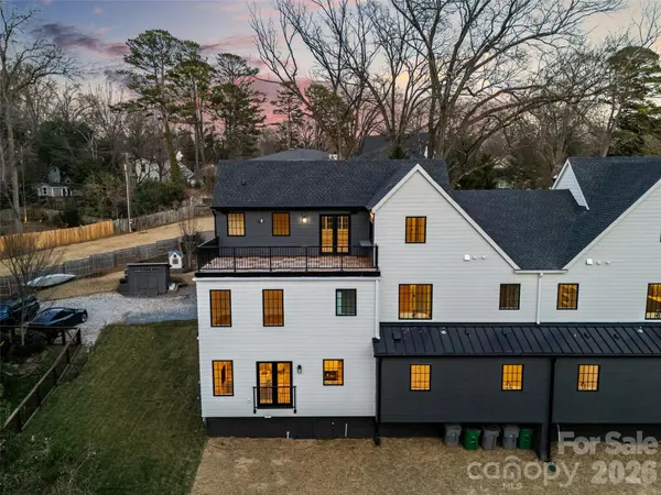 1607 Tippah Park CT, Charlotte, NC 28205