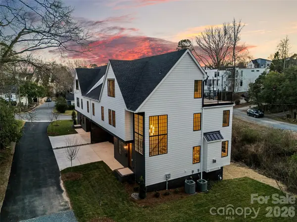 1607 Tippah Park CT, Charlotte, NC 28205