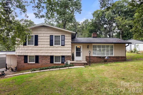 912 Parkwood RD, Shelby, NC 28150