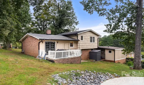 912 Parkwood RD, Shelby, NC 28150