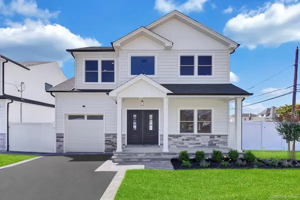 21 Cypress AVE, Bethpage, NY 11714