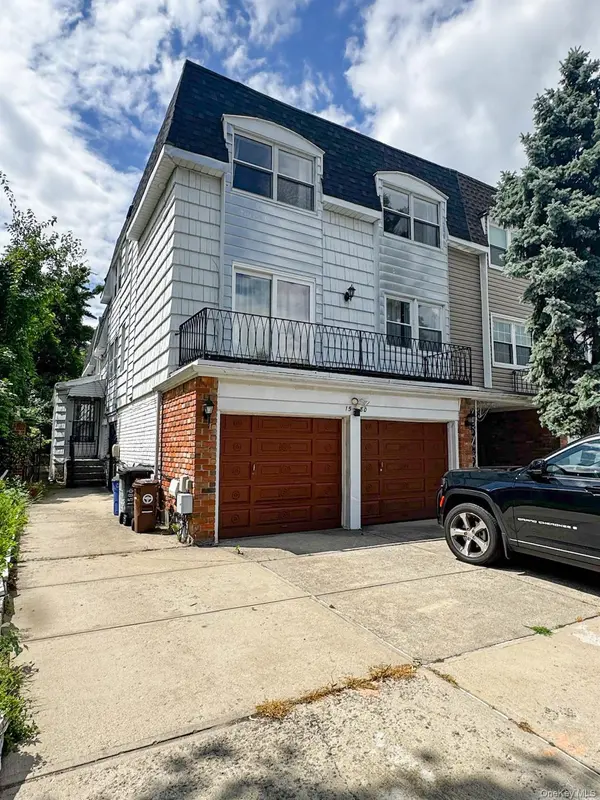 15-80 Waters Edge DR #2, Bayside, NY 11360