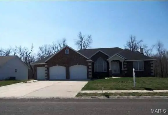 367 Tamarack LN, Shiloh, IL 62269