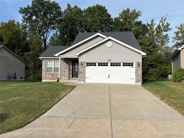307 Touchdown DR, Foristell, MO 63348