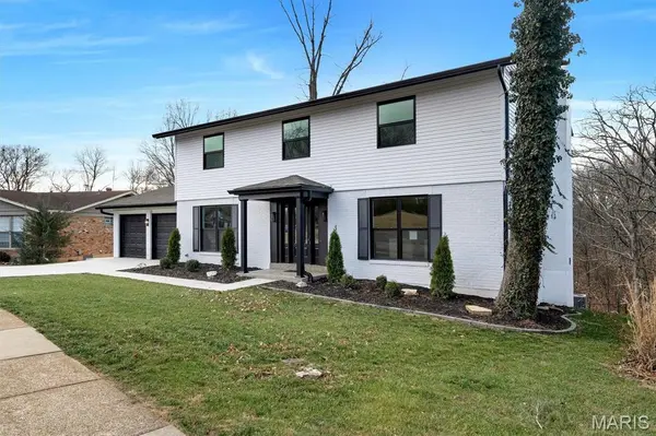 4662 Britcastle DR, St Louis, MO 63128