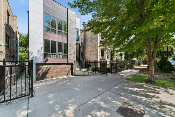 2205 N Talman AVE, Chicago, IL 60647
