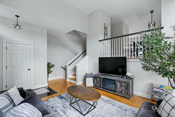 1116 Longwood DR, Lisle, IL 60532