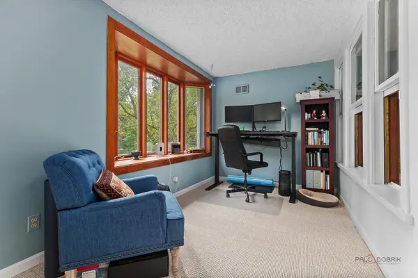136 Washington CIR, Lake Forest, IL 60045