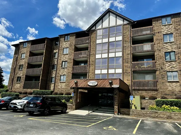 10420 Circle DR #48B, Oak Lawn, IL 60453