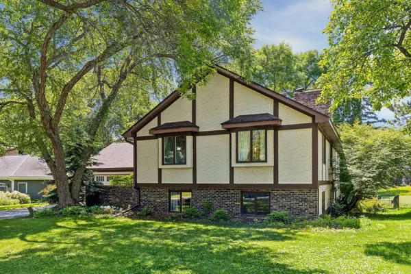 14315 Wedgeway CT, Eden Prairie, MN 55346