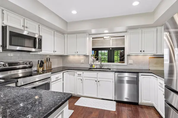 14315 Wedgeway CT, Eden Prairie, MN 55346