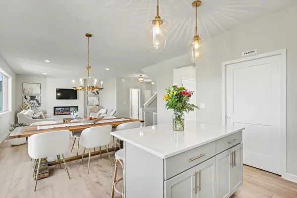17945 Hidden Creek TRL, Lakeville, MN 55044