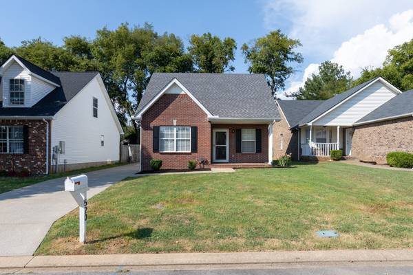 520 Freedom Ct, Murfreesboro, TN 37129