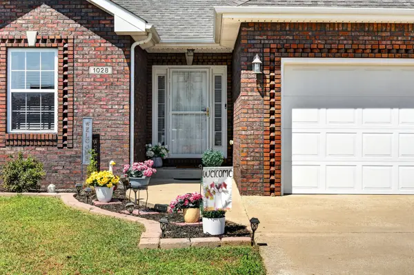 1028 Hendricks Ct, Clarksville, TN 37040