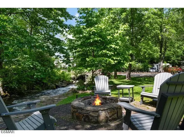4229 E Parkway, Gatlinburg, TN 37738