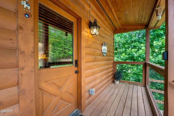 1533 Bear Valley Road, Sevierville, TN 37876