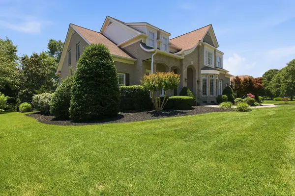 1728 Surrey Dr, Brentwood, TN 37027