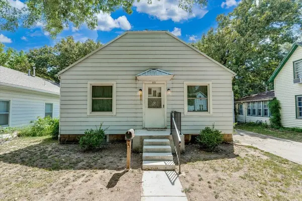 323 E Broadway, Augusta, KS 67010