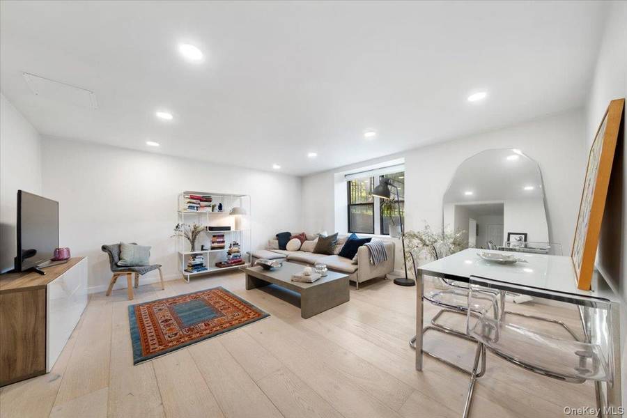 30 Windsor TER #AA1, White Plains, NY 10601