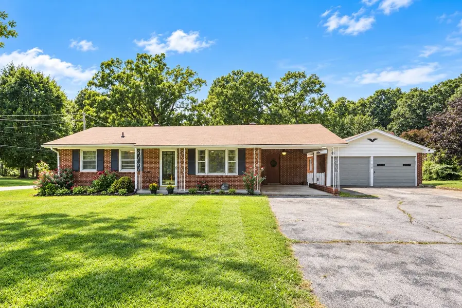 130 Payne Springs Rd, Dickson, TN 37055