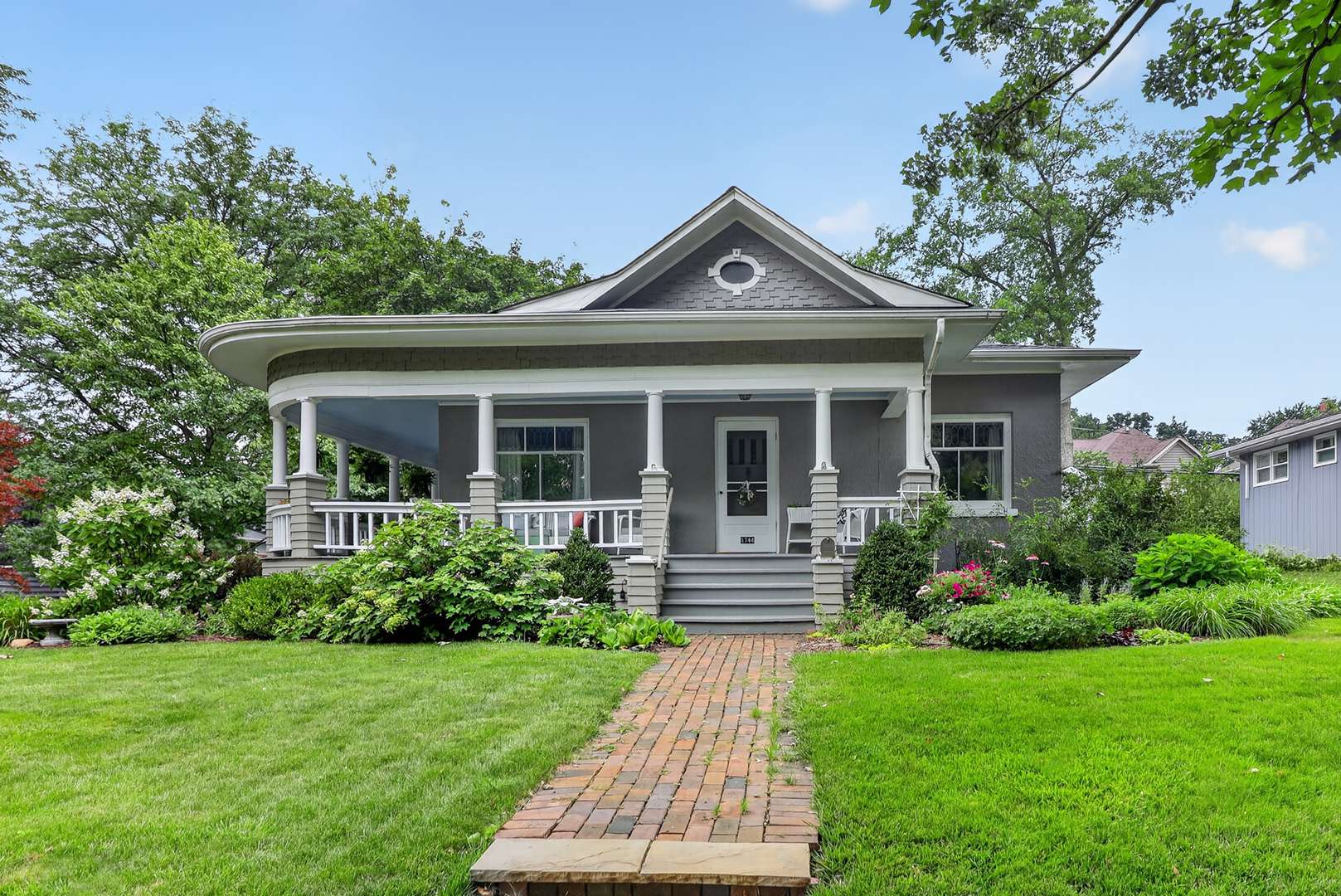 4744 Middaugh AVE, Downers Grove, IL 60515