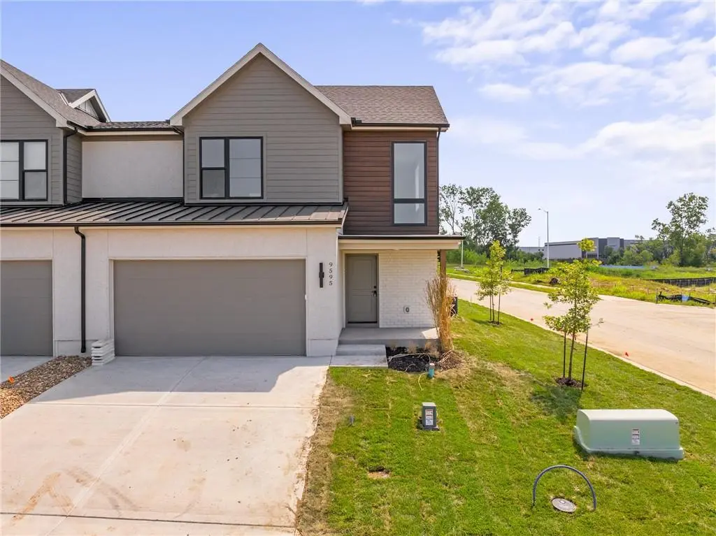 9595 Jupiter ST, Lenexa, KS 66219