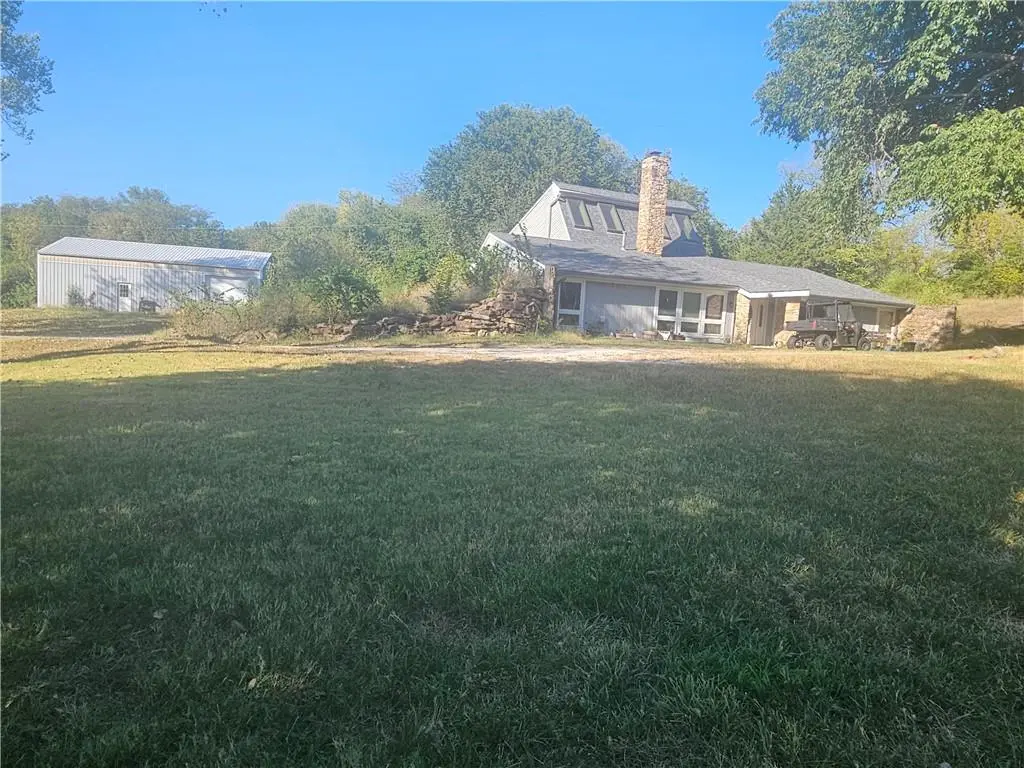 24625 Old Kc RD, Paola, KS 66071