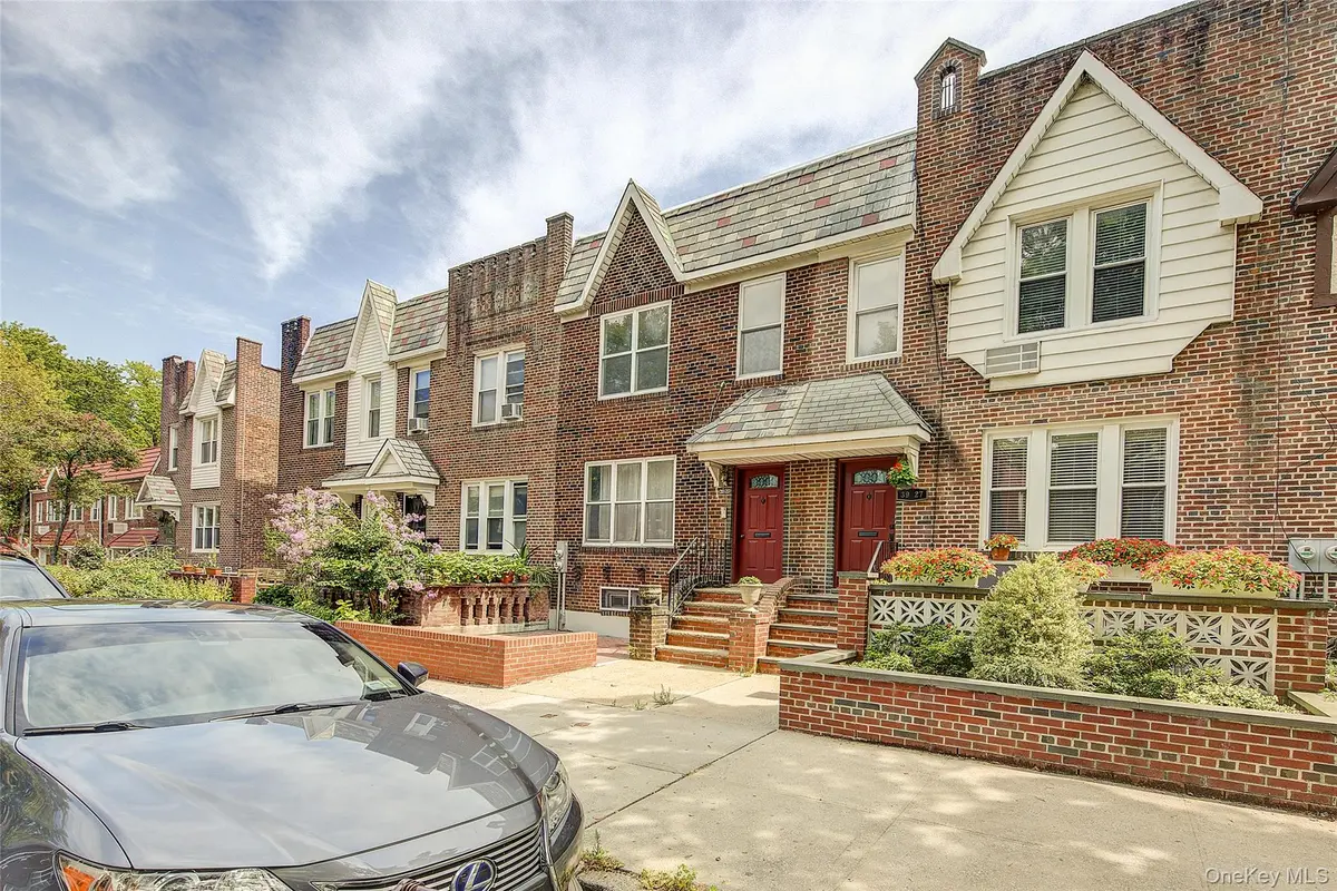 39-25 50th ST, Woodside, NY 11377