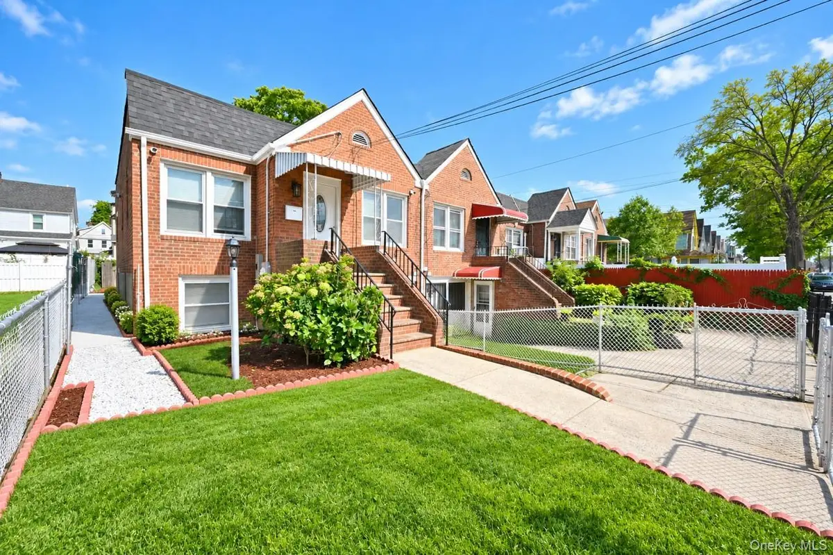 117-25 199th ST, Saint Albans, NY 11412