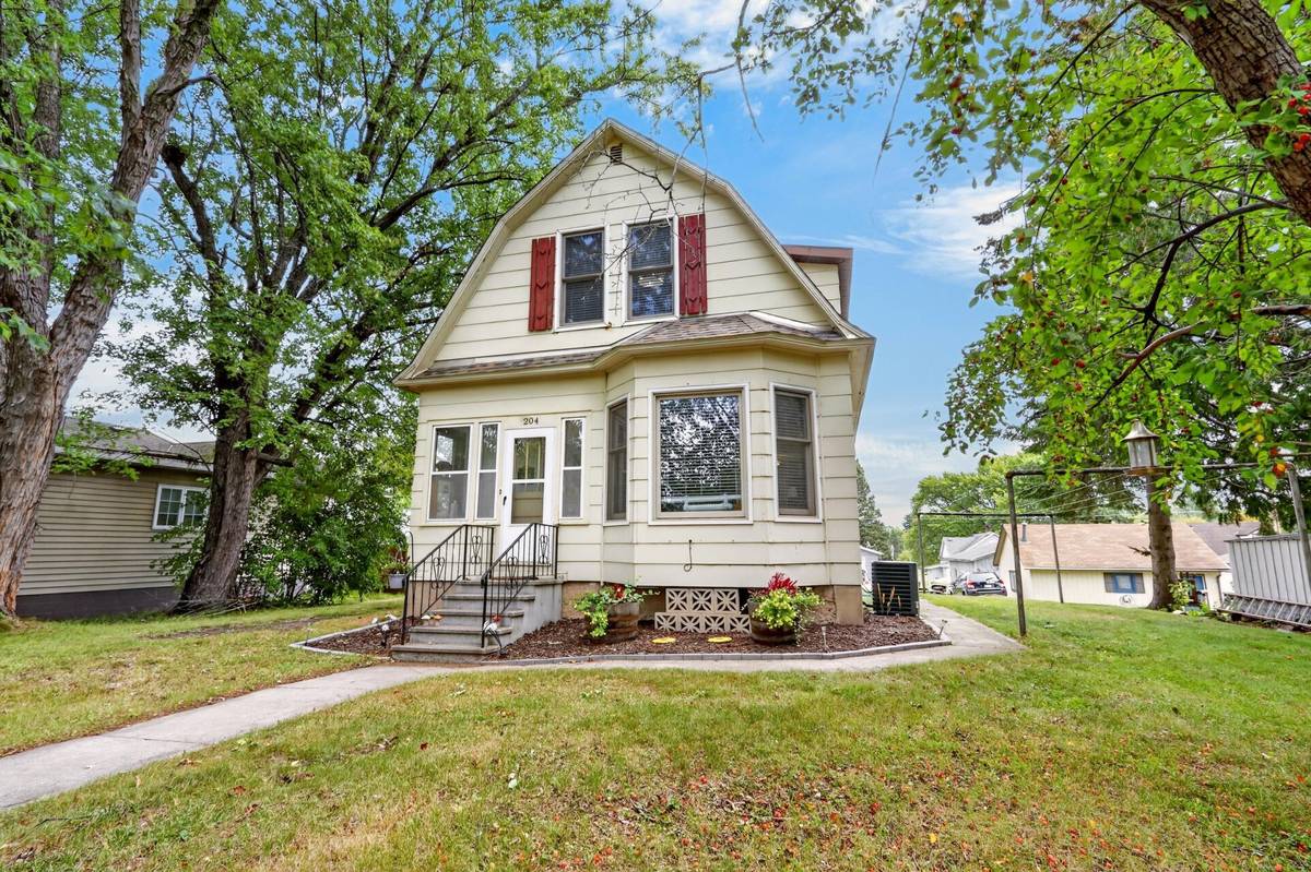 204 Dudley AVE, Coleraine, MN 55722