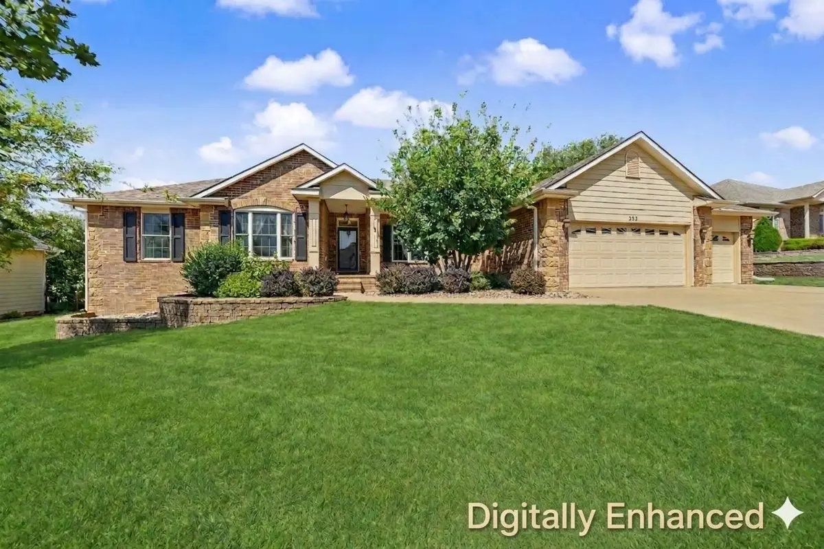 2213 Pinecrest Cir., Salina, KS 67401