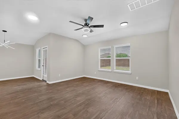315 Gladiola LOOP, Kyle, TX 78640