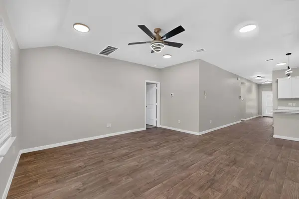 315 Gladiola LOOP, Kyle, TX 78640