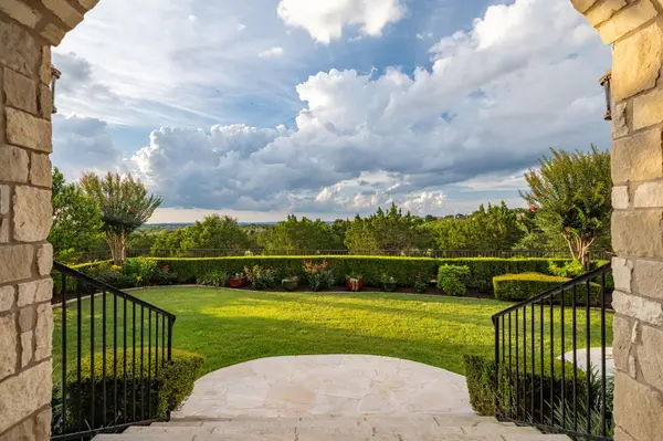 224 Golden Bear DR, Austin, TX 78738