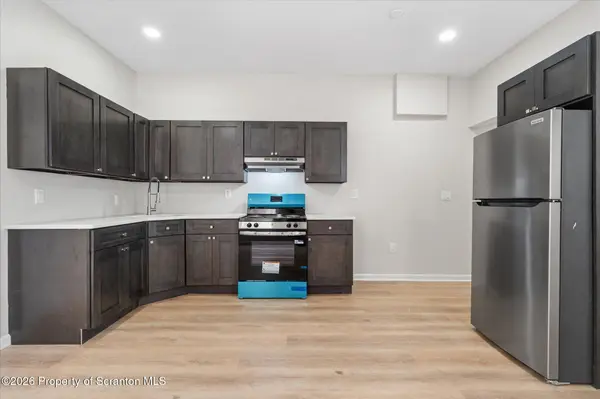 423 Mauch Chunk ST, Pottsville, PA 17901