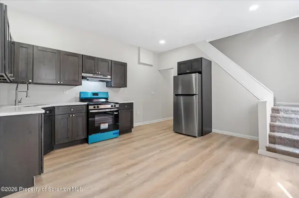 423 Mauch Chunk ST, Pottsville, PA 17901