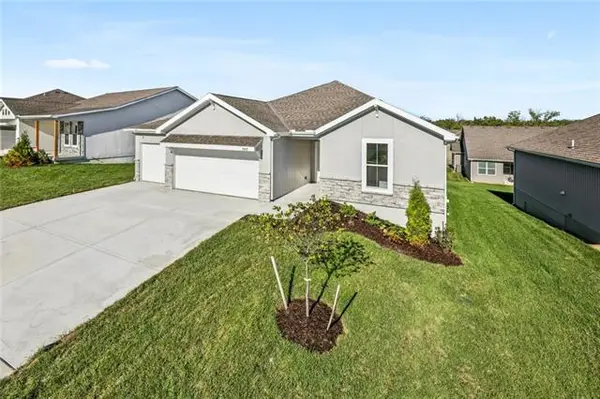 2012 Creek View LN, Raymore, MO 64083